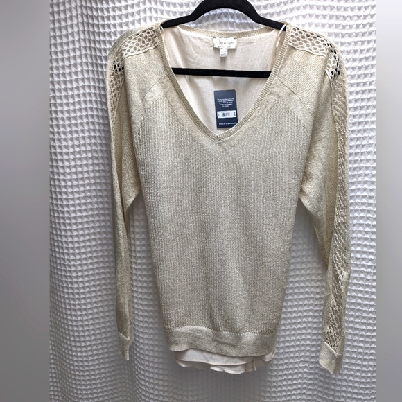 Metallic gold, v neck sweater - Picture 1 of 5